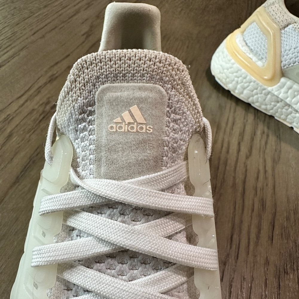 Adidas Women’s Ultraboost Size 7.5 - Picture 9 of 9